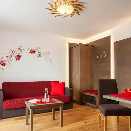 Haus Windhager בית הארחה